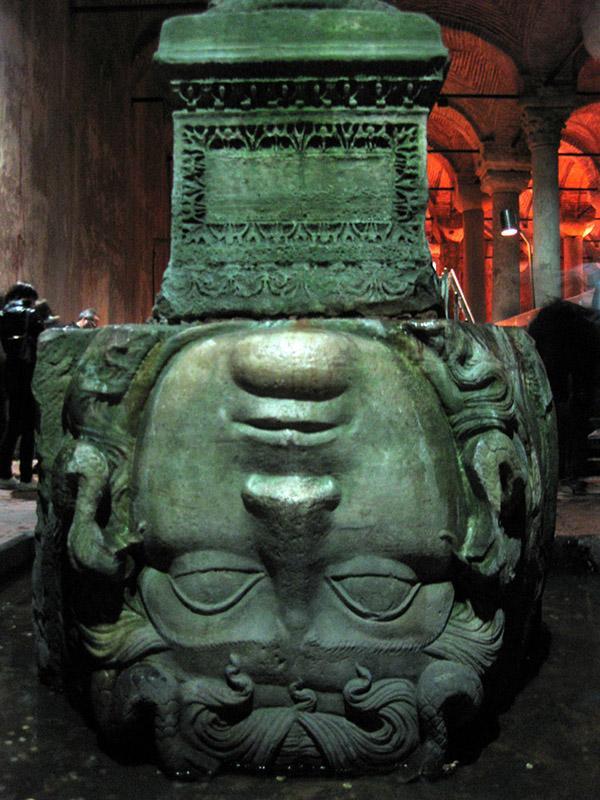 Cehennem - Yerebatan Sarnıcı Medusa Heykeli