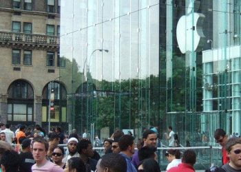 Apple 3 Gün içinde 9 Milyon iPhone Sattı