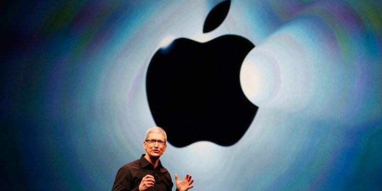 Apple CEO'su Tim Cook Twitter'da!