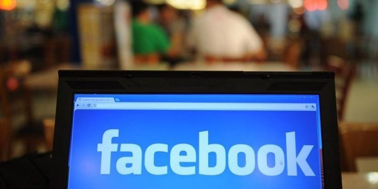 Facebook LinkedIn'e Rakip Oluyor