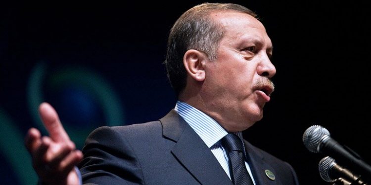 Facebook ve YouTube Kapatılacak