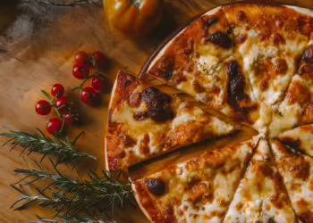 Bitcoin Pizza Günü Nedir? 10,000 Bitcoin ile İki Pizza